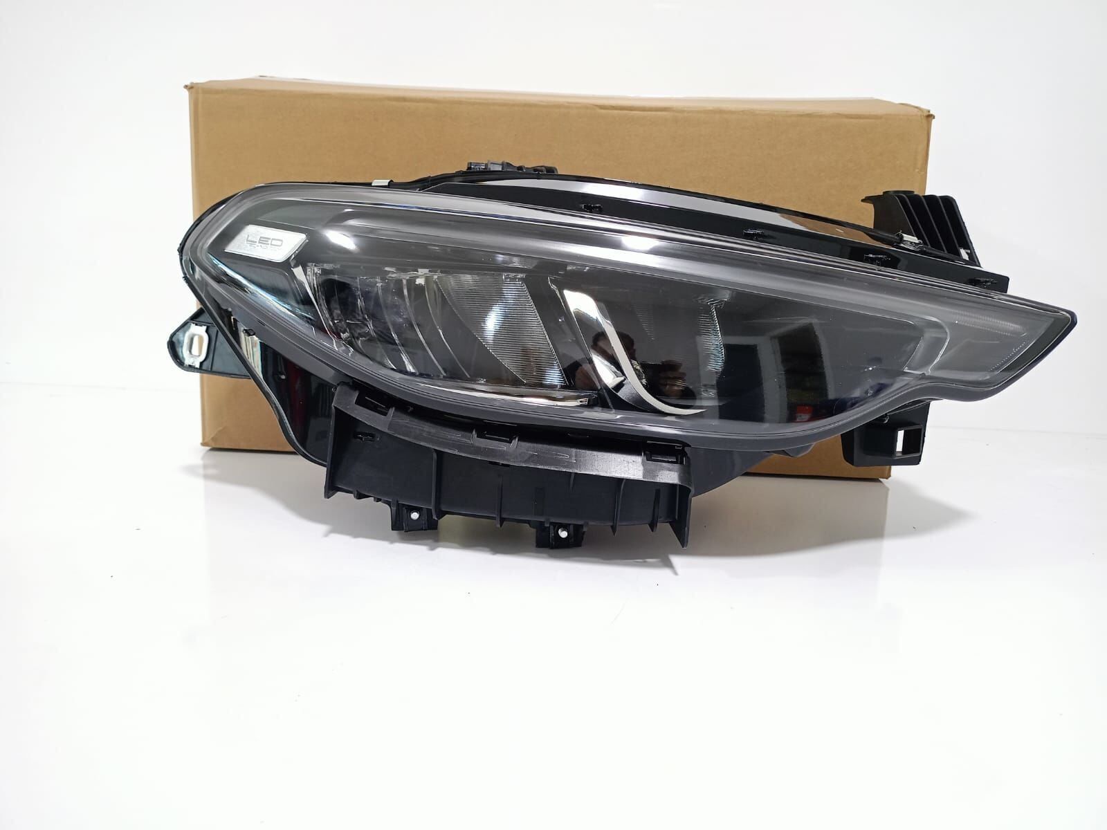 Far Üstten Ledli Motorlu Sağ Egea 2022