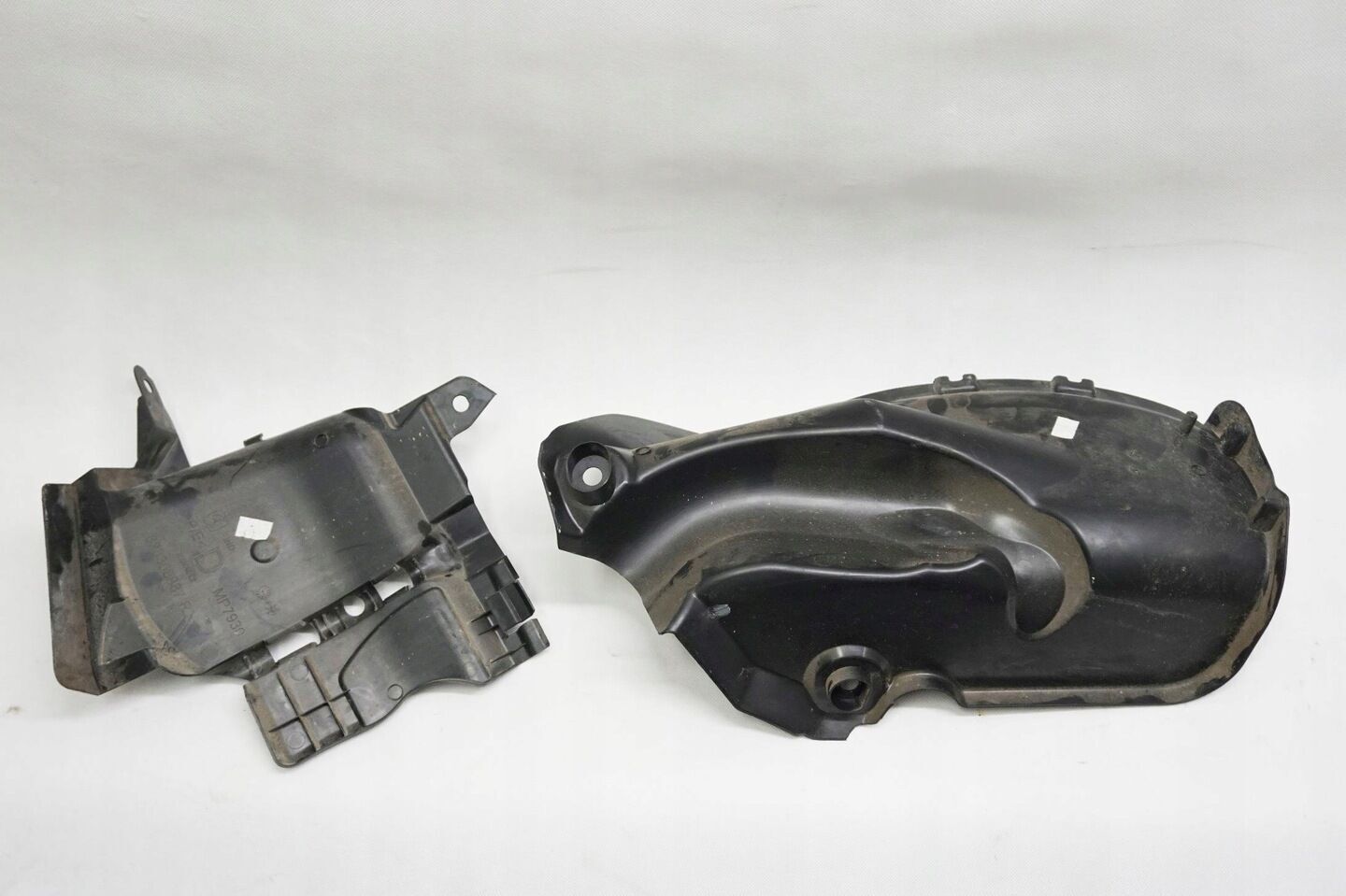 Çamurluk Davlumbazı Arka Sağ Dokker