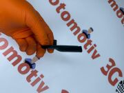 R19 Çamurluk Bandı Ön Sağ